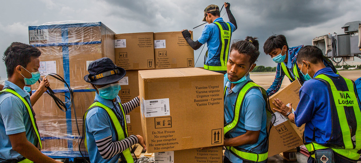 © UNICEF/Nyan Zay Htet COVID-19 test kits arrive at Yangon airport in Myanmar in June 2020.